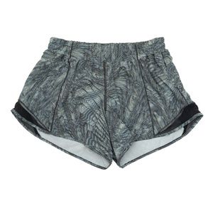 Lululemon Hotty Hot Low Rise Short 2.5" Women's Size 6
